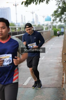 Runner Photo 4314143
