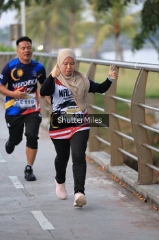 Runner Photo 4314246