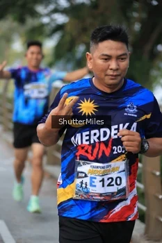 Runner Photo 4314250