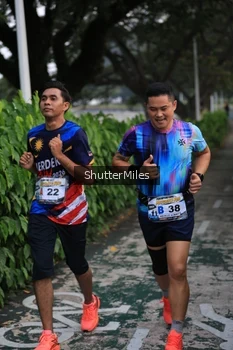 Runner Photo 4314343