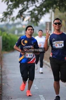 Runner Photo 4314654