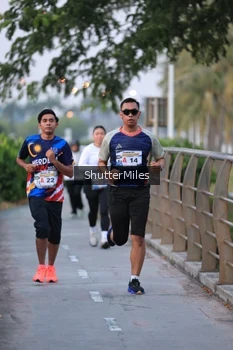 Runner Photo 4314659
