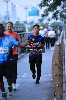 Runner Photo 4314703