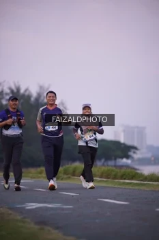 Runner Photo 4315018