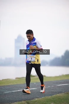 Runner Photo 4315124