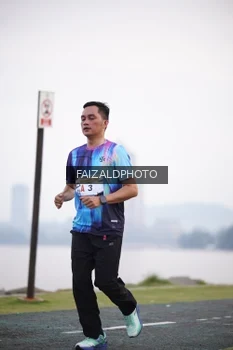 Runner Photo 4315137