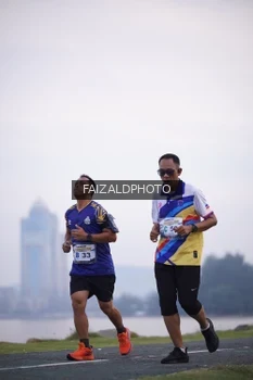 Runner Photo 4315149