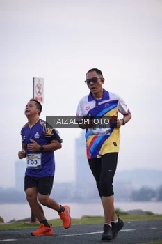 Runner Photo 4315157