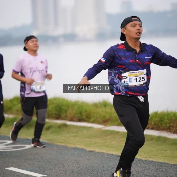 Runner Photo 4315304