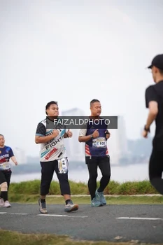 Runner Photo 4315324