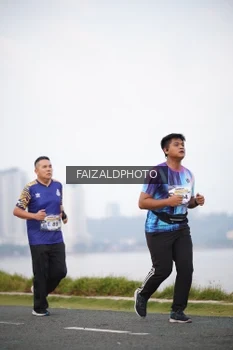 Runner Photo 4315345