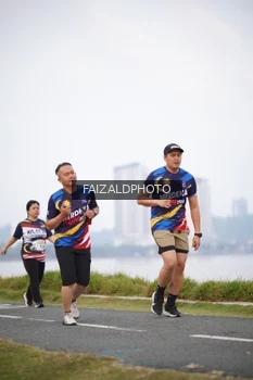 Runner Photo 4315371