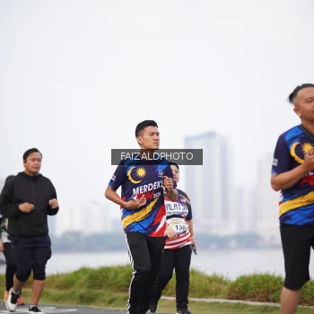 Runner Photo 4315372