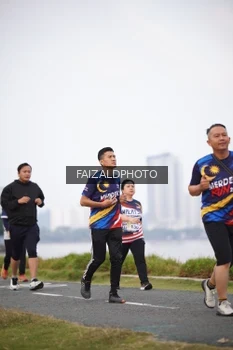 Runner Photo 4315373