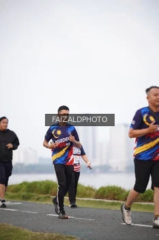 Runner Photo 4315376