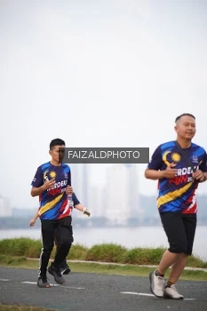 Runner Photo 4315378