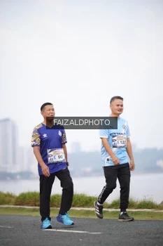 Runner Photo 4315383