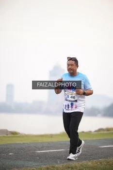 Runner Photo 4315428