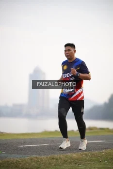 Runner Photo 4315477