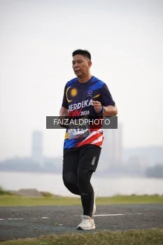 Runner Photo 4315478