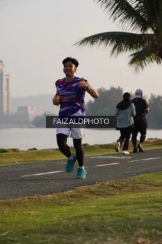 Runner Photo 4315544