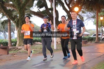 Runner Photo 4315671
