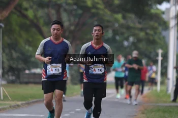 Runner Photo 4315675