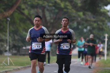 Runner Photo 4315676