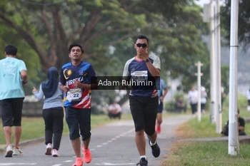 Runner Photo 4315870