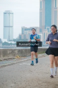 Runner Photo 4316070