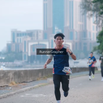 Runner Photo 4316072