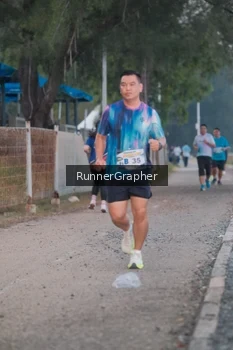 Runner Photo 4316165