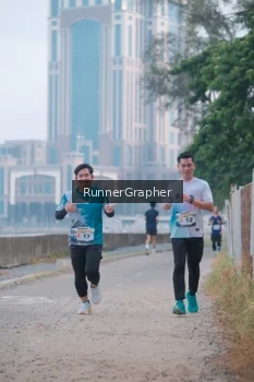 Runner Photo 4316182