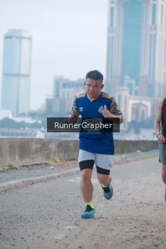 Runner Photo 4316190