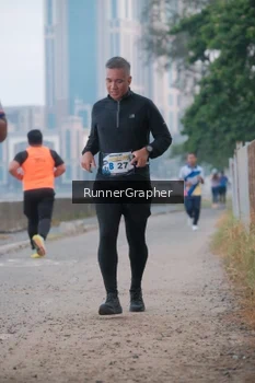 Runner Photo 4316191