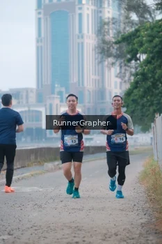 Runner Photo 4316211