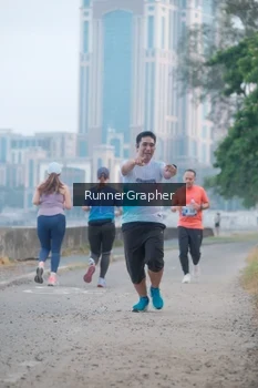 Runner Photo 4316245