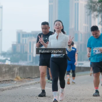 Runner Photo 4316273
