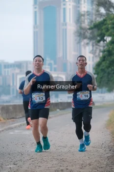 Runner Photo 4316298