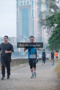 Runner Photo 4316341