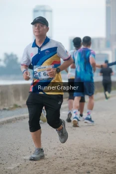 Runner Photo 4316342