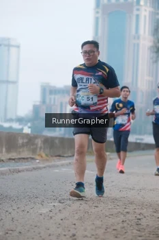 Runner Photo 4316355