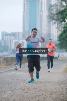 Runner Photo 4316366