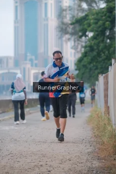 Runner Photo 4316368