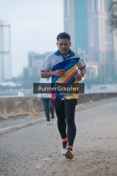 Runner Photo 4316369