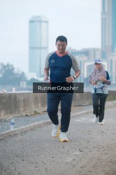 Runner Photo 4316382
