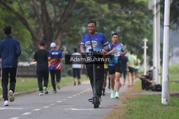 Runner Photo 4316385