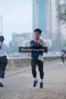 Runner Photo 4316394