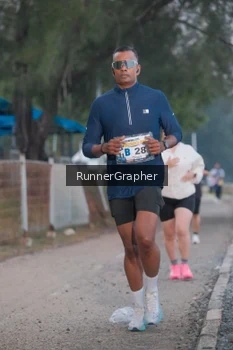 Runner Photo 4316395