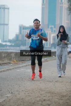 Runner Photo 4316402